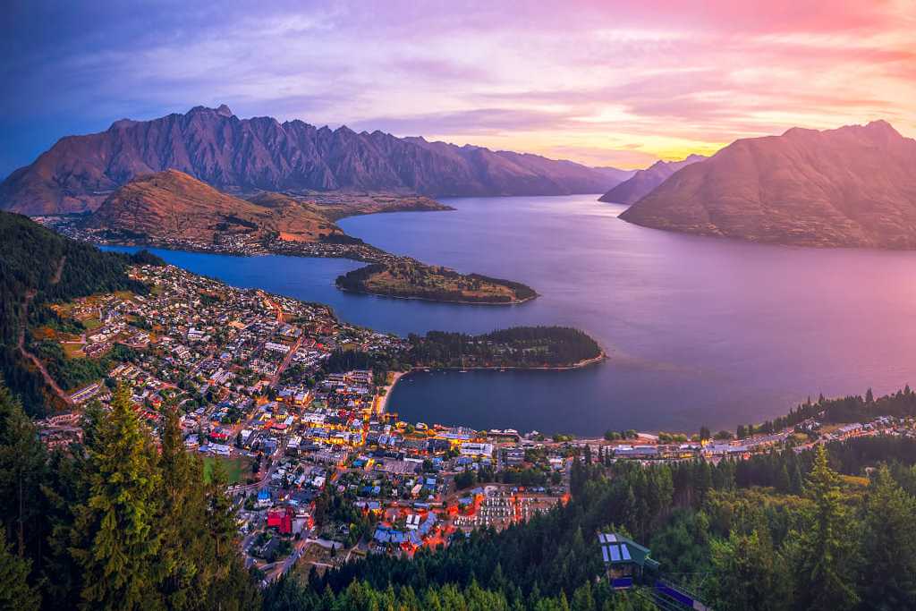 Queenstown sunset over Lake Wakatipu